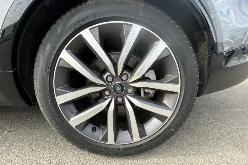 Land Rover Discovery din 2024 cu 2.860 km - oferta LAN227996 - foto 7