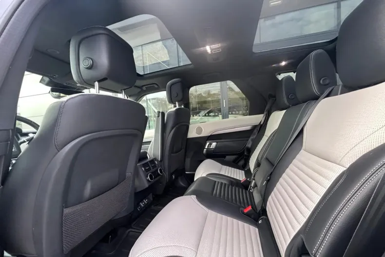 Land Rover Discovery din 2024 cu 2.860 km - oferta LAN227996 - foto 9