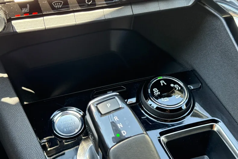 Peugeot 3008 din 2020 cu 149.384 km - oferta PEU228015 - foto 34