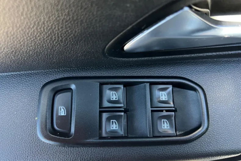 Dacia Duster din 2021 cu 137.640 km - oferta DAC228021 - foto 28