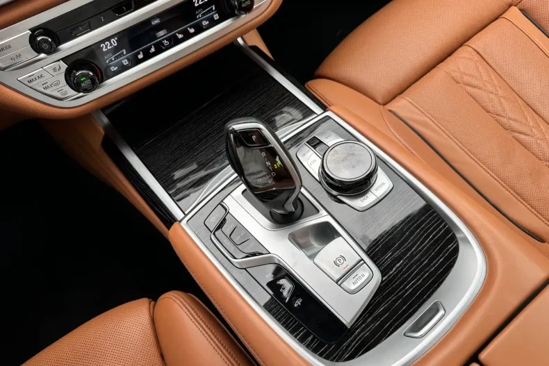 BMW 740d (Seria 7) din 2020 cu 120.738 km - oferta BMW228024 - foto 17