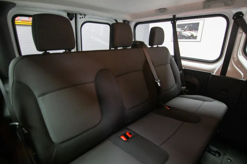 Renault Trafic din 2026 cu 25 km - oferta REN228051 - foto 11