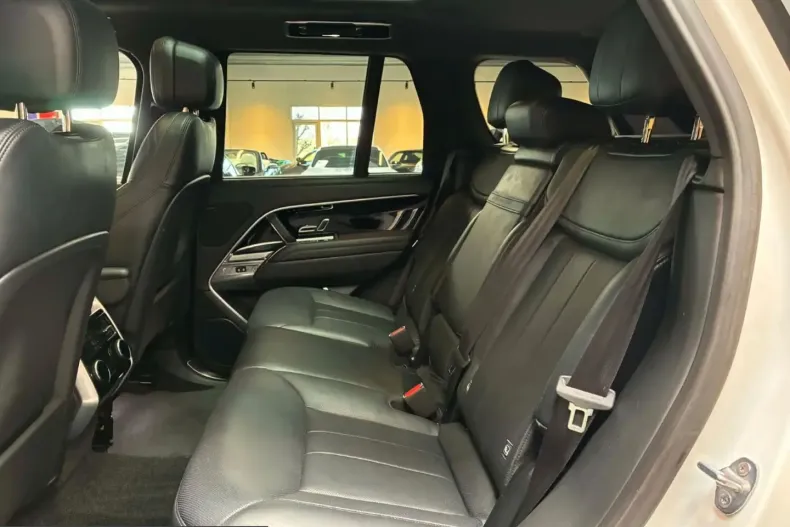 Land Rover Range Rover din 2023 cu 31.000 km - oferta LAN228053 - foto 15