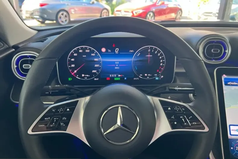 Mercedes-Benz C 300 (Clasa C) din 2025 cu 2.974 km - oferta MER228055 - foto 8