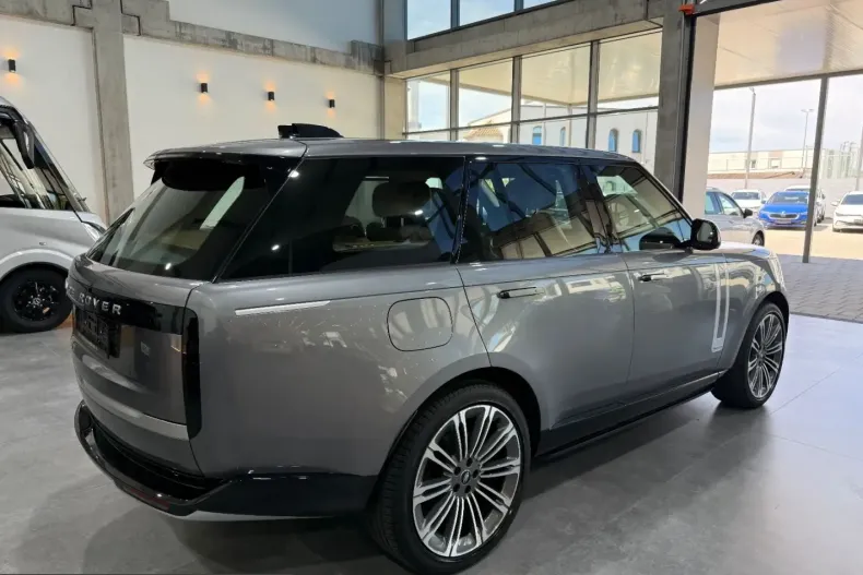 Land Rover Range Rover din 2023 cu 68.200 km - oferta LAN228057 - foto 6