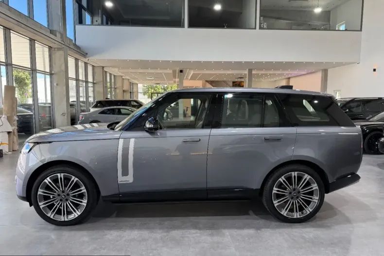 Land Rover Range Rover din 2023 cu 68.200 km - oferta LAN228057 - foto 11