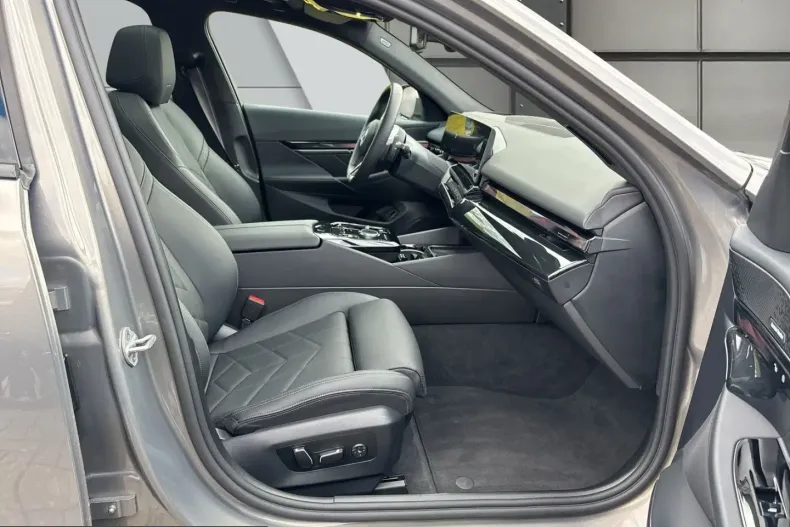 BMW 530 (Seria 5) din 2025 cu 17.258 km - oferta BMW228061 - foto 6
