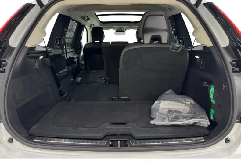 Volvo XC90 din 2025 cu 16.429 km - oferta VOL228074 - foto 13