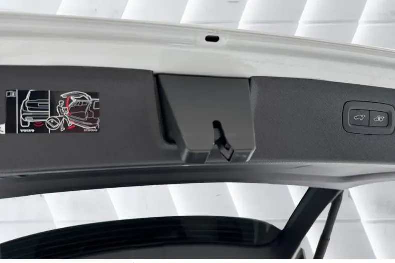 Volvo XC90 din 2025 cu 16.429 km - oferta VOL228074 - foto 16