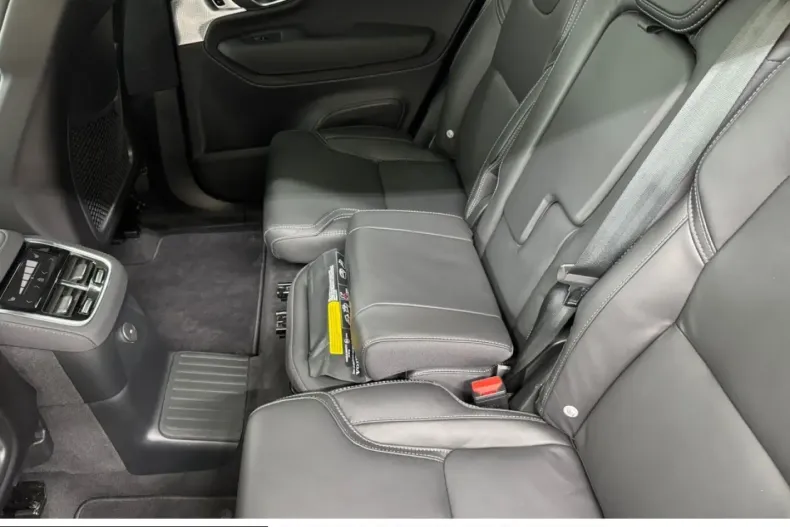 Volvo XC90 din 2025 cu 16.429 km - oferta VOL228074 - foto 18