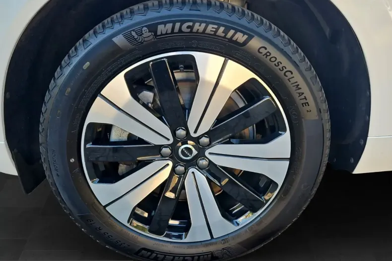 Volvo XC60 din 2025 cu 13.350 km - oferta VOL228076 - foto 8