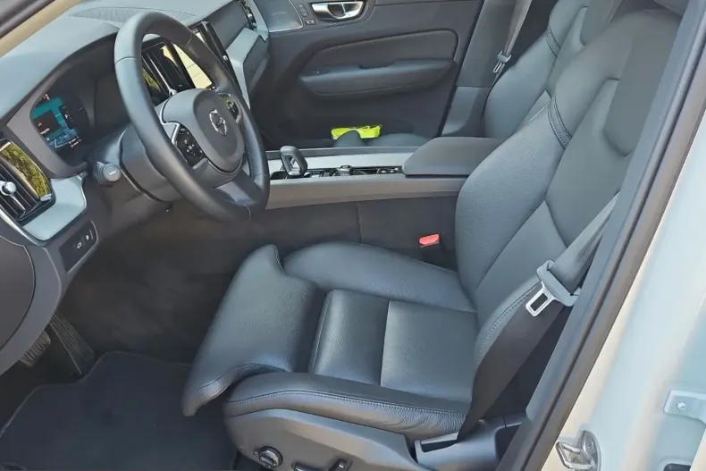 Volvo XC60 din 2025 cu 13.350 km - oferta VOL228076 - foto 10