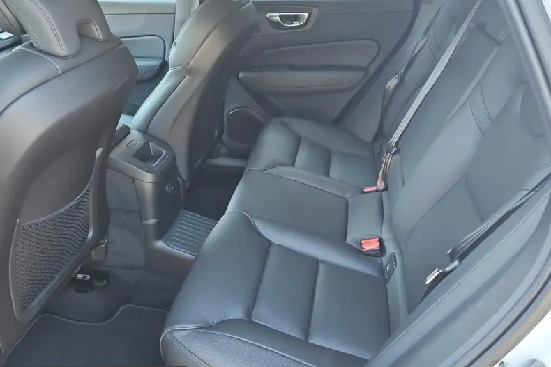 Volvo XC60 din 2025 cu 13.350 km - oferta VOL228076 - foto 11