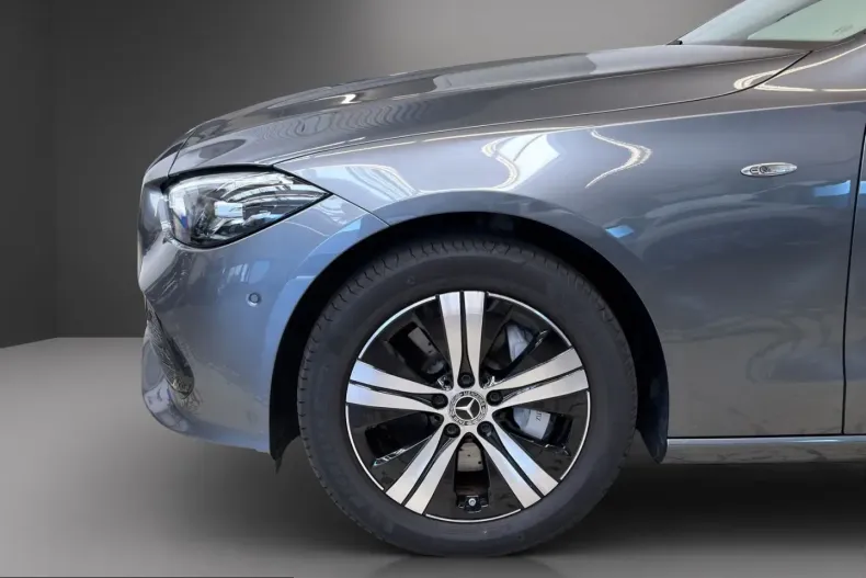 Mercedes-Benz C 300 (Clasa C) din 2025 cu 10.982 km - oferta MER228088 - foto 8