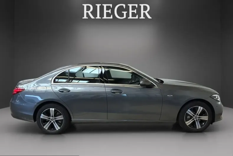 Mercedes-Benz C 300 (Clasa C) din 2025 cu 10.982 km - oferta MER228088 - foto 10