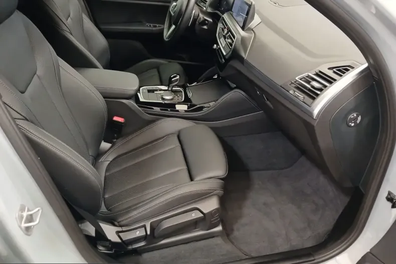 BMW X4 (Seria X) din 2025 cu 8.613 km - oferta BMW228107 - foto 8