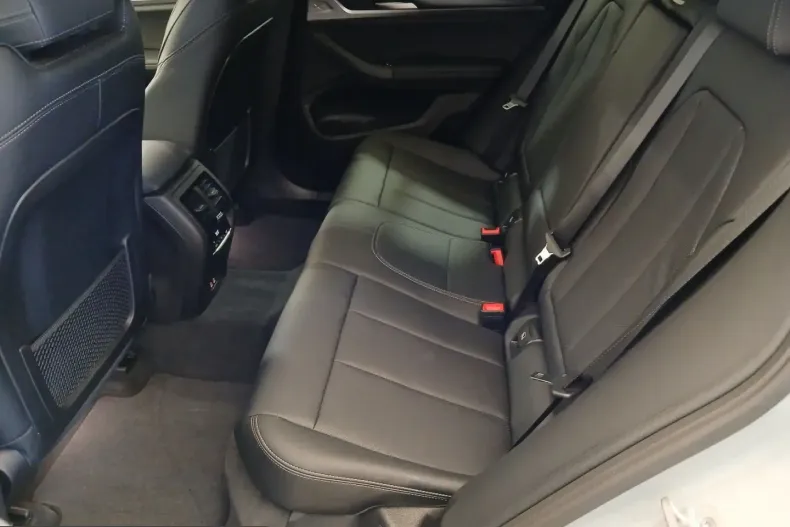 BMW X4 (Seria X) din 2025 cu 8.613 km - oferta BMW228107 - foto 11