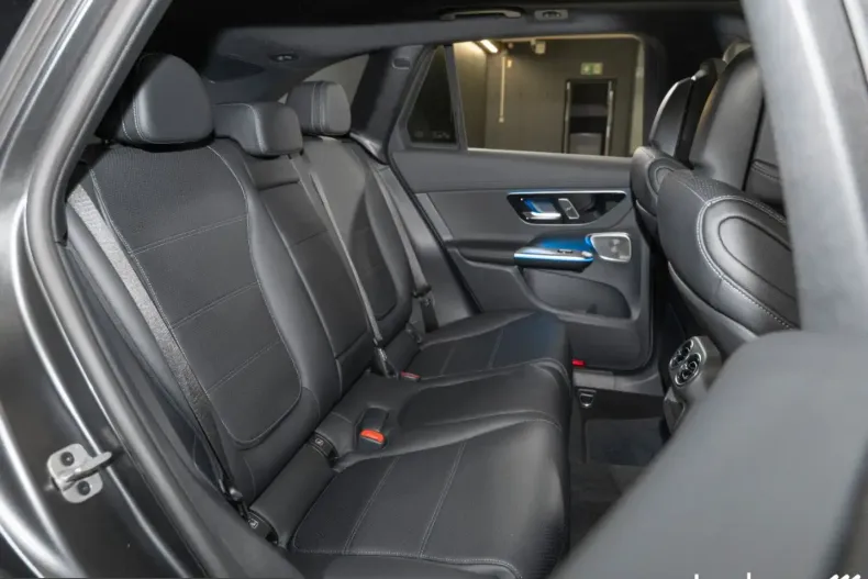 Mercedes-Benz GLC 400 (Clasa GLC) din 2023 cu 17.828 km - oferta MER228112 - foto 13