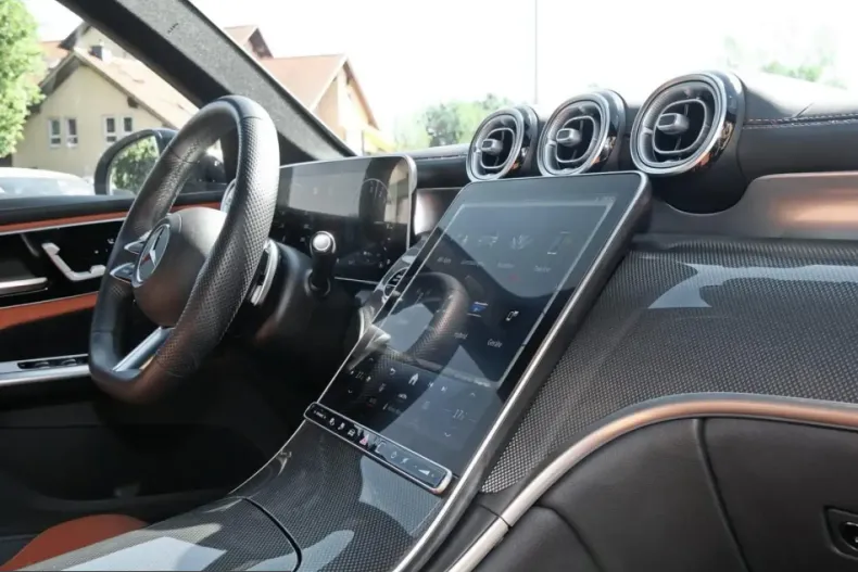 Mercedes-Benz GLC 300 (Clasa GLC) din 2023 cu 40.250 km - oferta MER228120 - foto 8