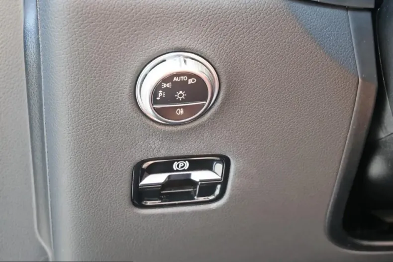 Mercedes-Benz GLC 300 (Clasa GLC) din 2023 cu 40.250 km - oferta MER228120 - foto 10