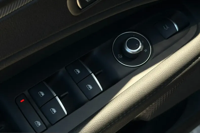Alfa Romeo Stelvio din 2023 cu 60.950 km - oferta ALF228132 - foto 12
