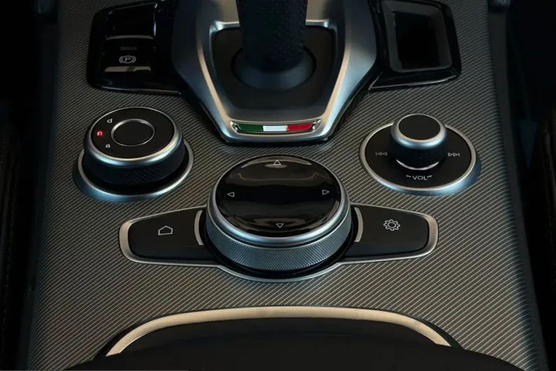 Alfa Romeo Stelvio din 2023 cu 60.950 km - oferta ALF228132 - foto 30