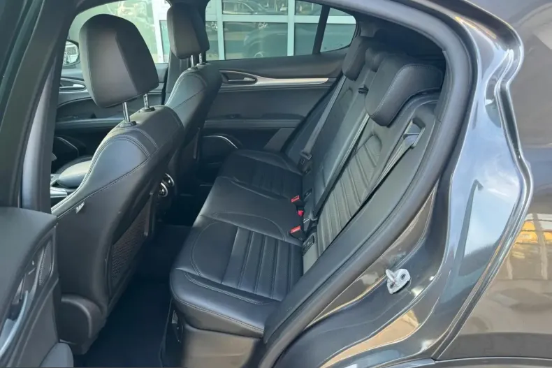 Alfa Romeo Stelvio din 2022 cu 72.490 km - oferta ALF228133 - foto 7