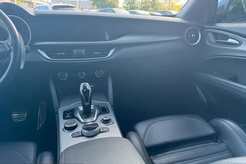 Alfa Romeo Stelvio din 2022 cu 72.490 km - oferta ALF228133 - foto 12