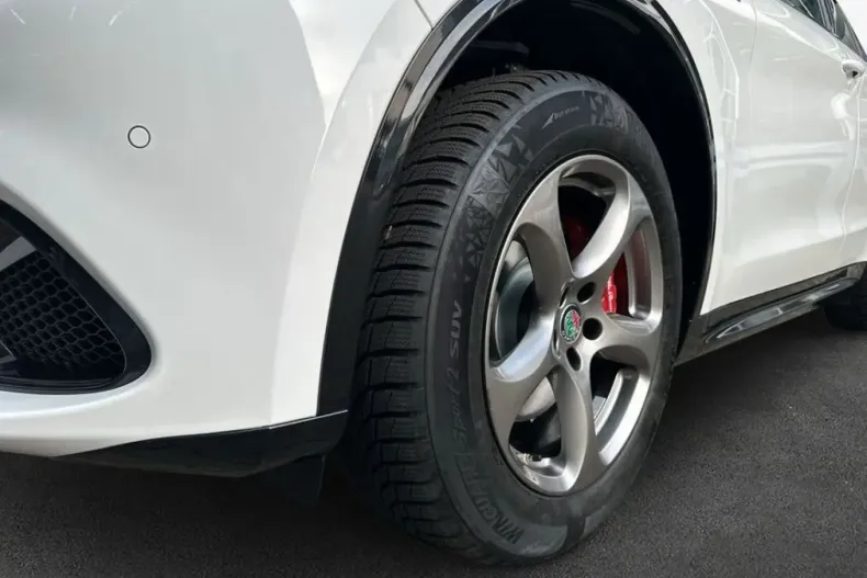 Alfa Romeo Stelvio din 2025 cu 7.900 km - oferta ALF228134 - foto 5