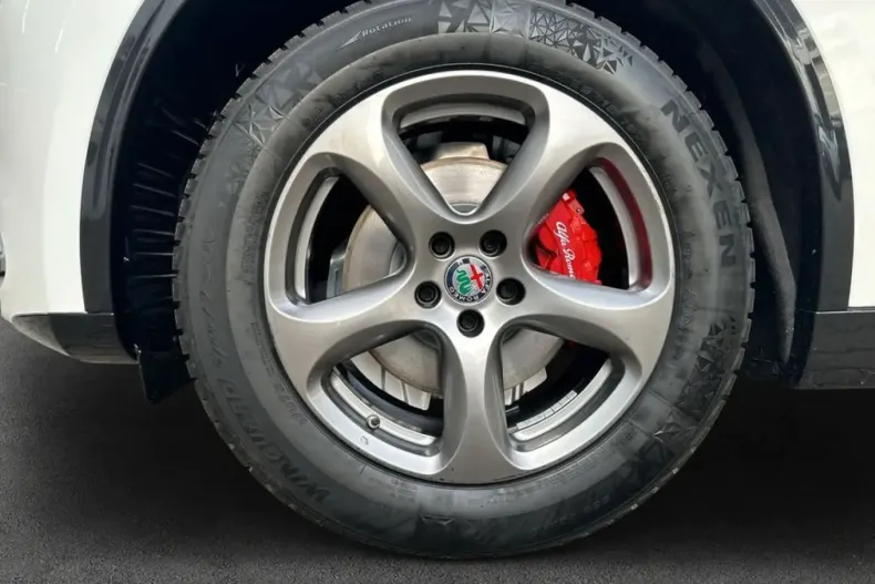 Alfa Romeo Stelvio din 2025 cu 7.900 km - oferta ALF228134 - foto 6
