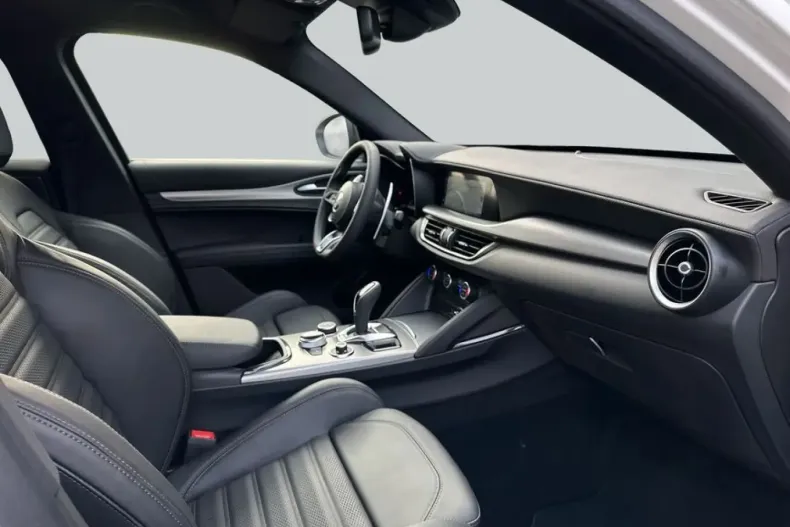 Alfa Romeo Stelvio din 2025 cu 7.900 km - oferta ALF228134 - foto 11