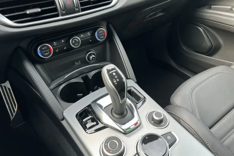 Alfa Romeo Stelvio din 2025 cu 7.900 km - oferta ALF228134 - foto 16