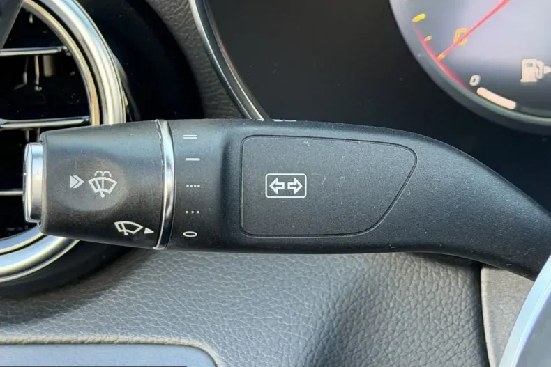 Mercedes-Benz C 220 (Clasa C) din 2023 cu 77.030 km - oferta MER228135 - foto 14