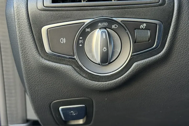 Mercedes-Benz C 220 (Clasa C) din 2023 cu 77.030 km - oferta MER228135 - foto 16
