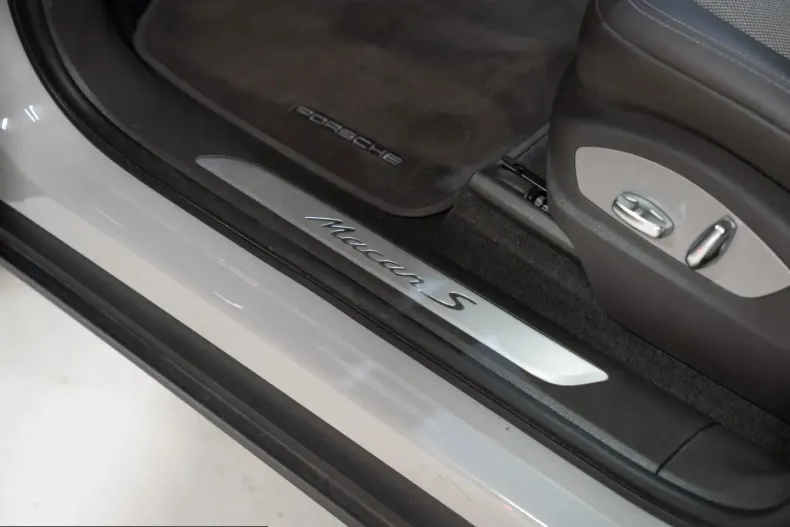 Porsche Macan din 2023 cu 51.800 km - oferta POR228137 - foto 20