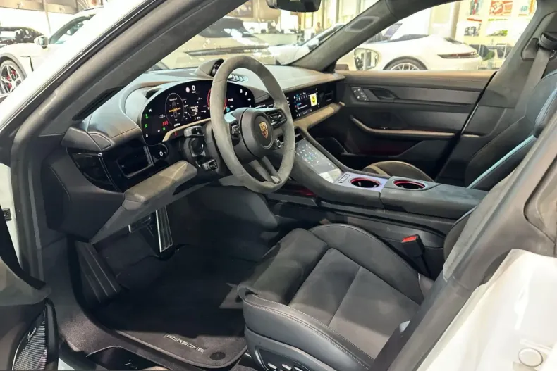 Porsche Taycan din 2023 cu 28.467 km - oferta POR228140 - foto 6