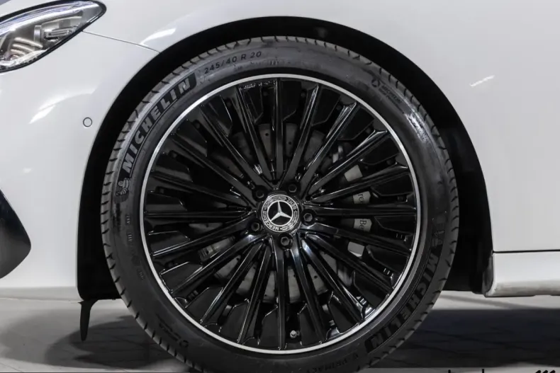 Mercedes-Benz E 450 (Clasa E) din 2024 cu 13.762 km - oferta MER228141 - foto 9