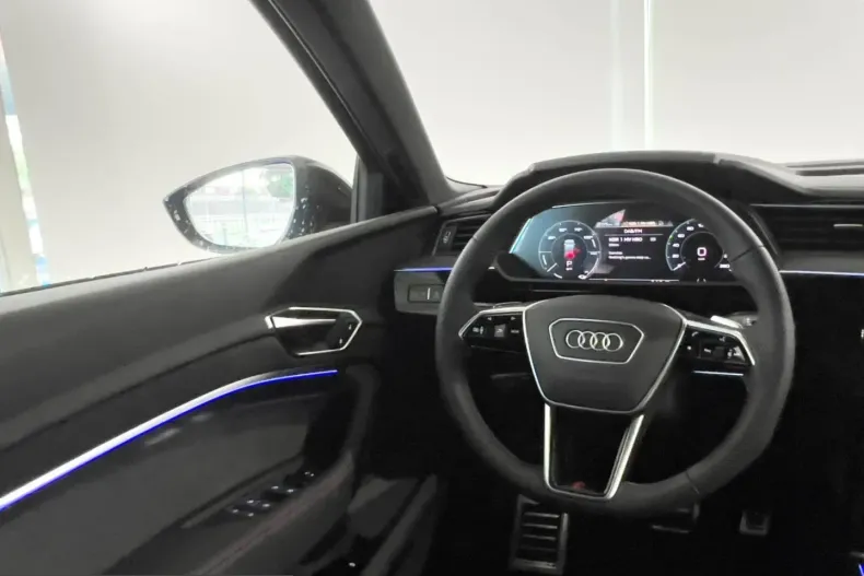 Audi Q8 din 2024 cu 7.581 km - oferta AUD228163 - foto 17