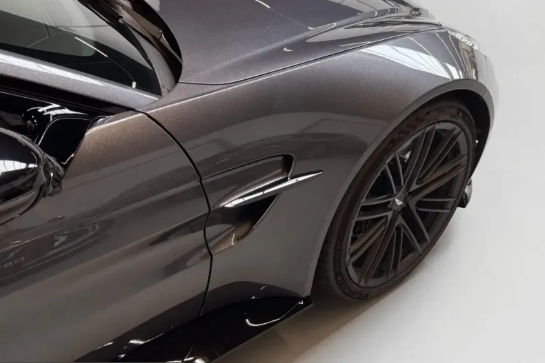 Aston Martin V8 Vantage din 2025 cu 5.000 km - oferta AST228167 - foto 9
