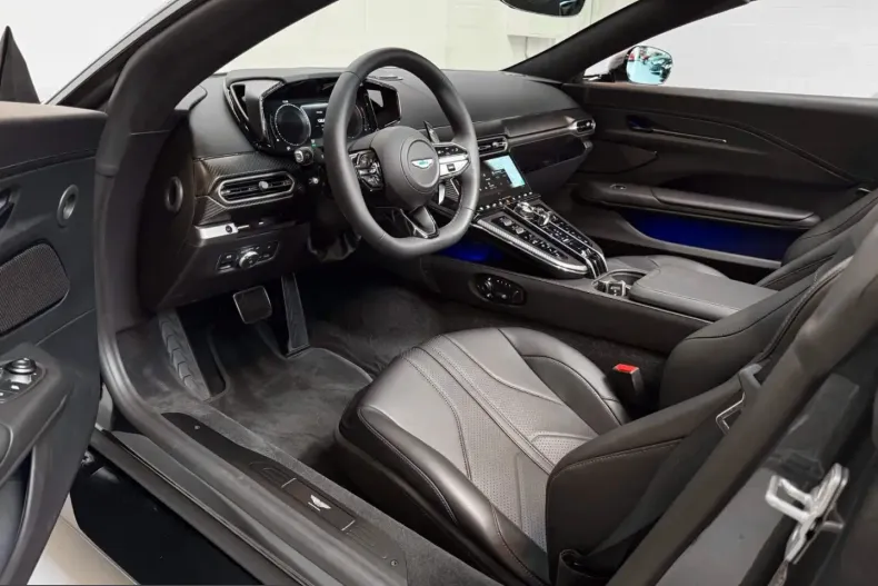 Aston Martin V8 Vantage din 2025 cu 5.000 km - oferta AST228167 - foto 16