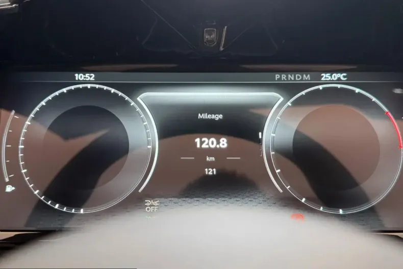 Aston Martin V8 Vantage din 2025 cu 5.000 km - oferta AST228167 - foto 20
