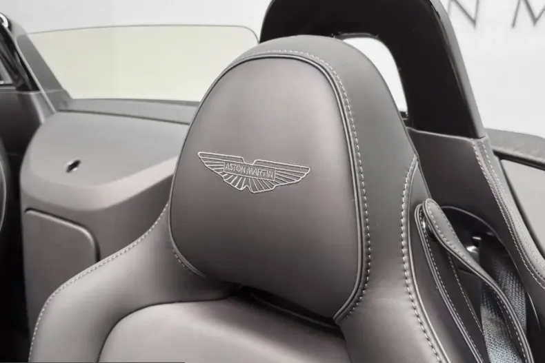 Aston Martin V8 Vantage din 2025 cu 5.000 km - oferta AST228167 - foto 23