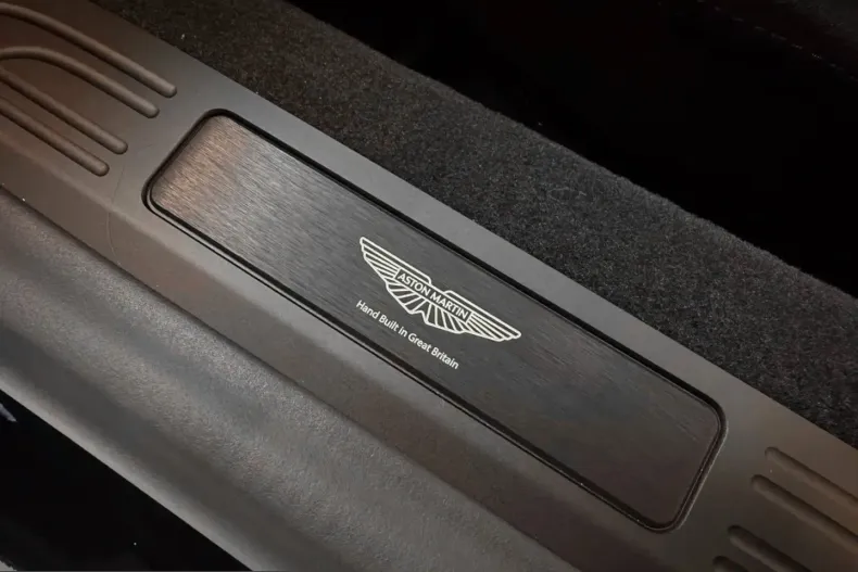 Aston Martin V8 Vantage din 2025 cu 5.000 km - oferta AST228167 - foto 27