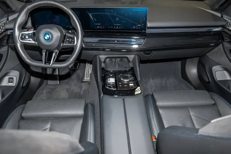 BMW 550 (Seria 5) din 2025 cu 37.250 km - oferta BMW228171 - foto 3