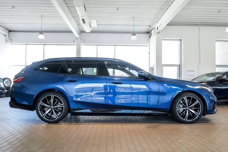 BMW 550 (Seria 5) din 2025 cu 37.250 km - oferta BMW228171 - foto 11