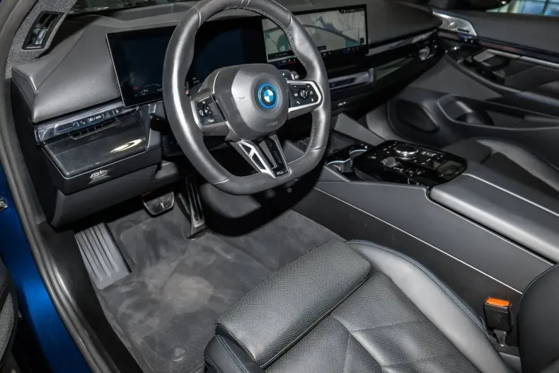 BMW 550 (Seria 5) din 2025 cu 37.250 km - oferta BMW228171 - foto 19