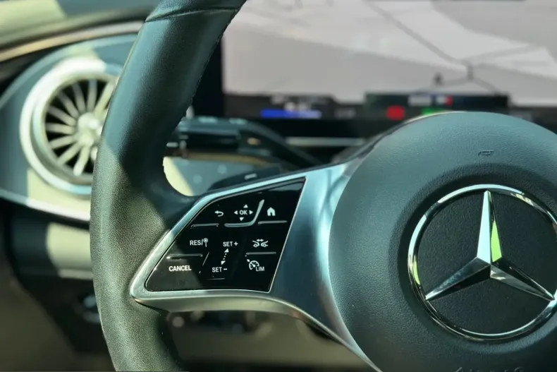 Mercedes-Benz EQE (Clasa E) din 2023 cu 79.249 km - oferta MER228179 - foto 18