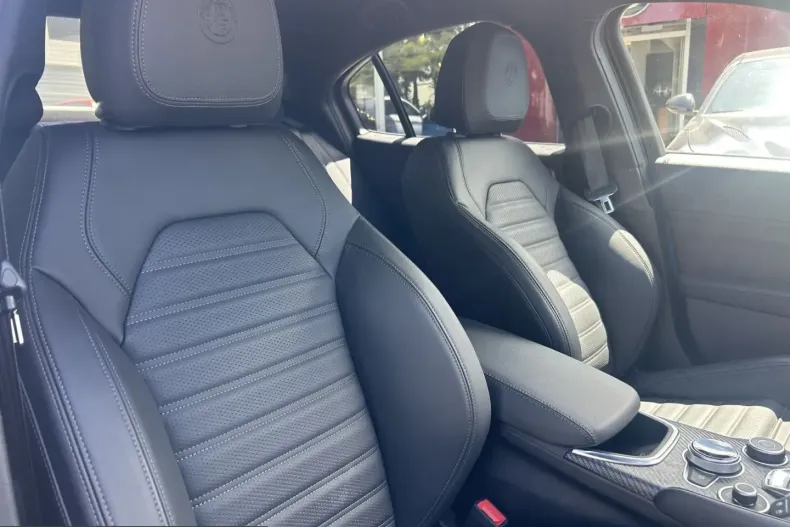 Alfa Romeo Giulia din 2024 cu 10.500 km - oferta ALF228182 - foto 4