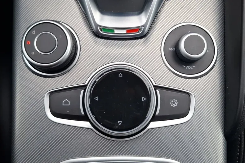 Alfa Romeo Giulia din 2024 cu 22.564 km - oferta ALF228184 - foto 20