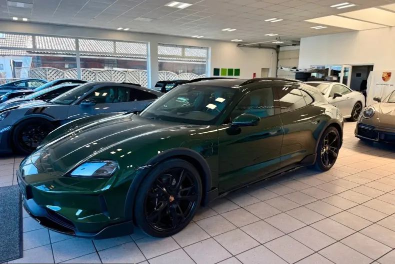 Porsche Taycan din 2024 cu 1.881 km - oferta POR228189 - foto 2